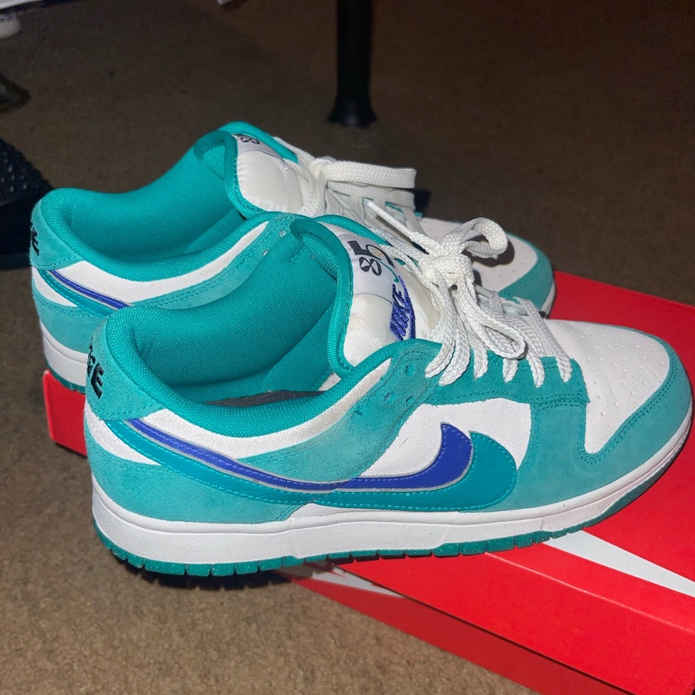 Nike low top dunks - Picture 4 of 5
